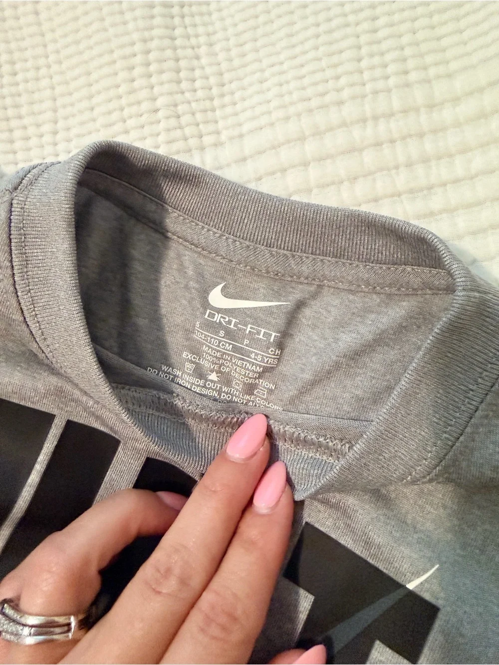 2 Nike Gray Youth 'JUST DO IT.' Short Sleeve Tee with Black Graphic